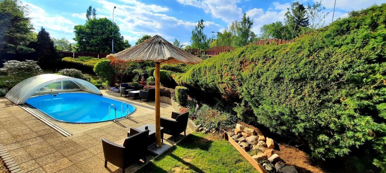 Pool Apartments Karlovy Vary Ngoại thất bức ảnh